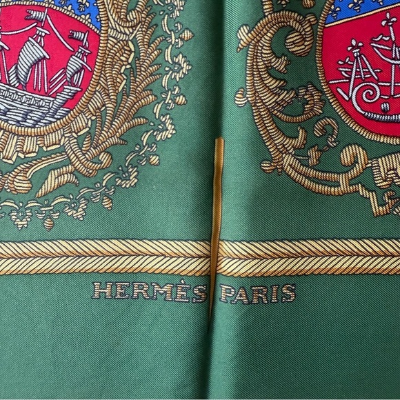 Hermes Les Armes De Paris Green 100% Silk Scarf - Picture 2 of 7